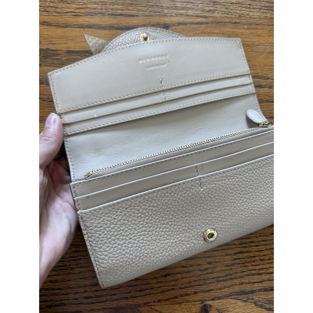 RARE VINTAGE Burberry Beige Leather Bow Continental Wallet - Picture 13 of 13